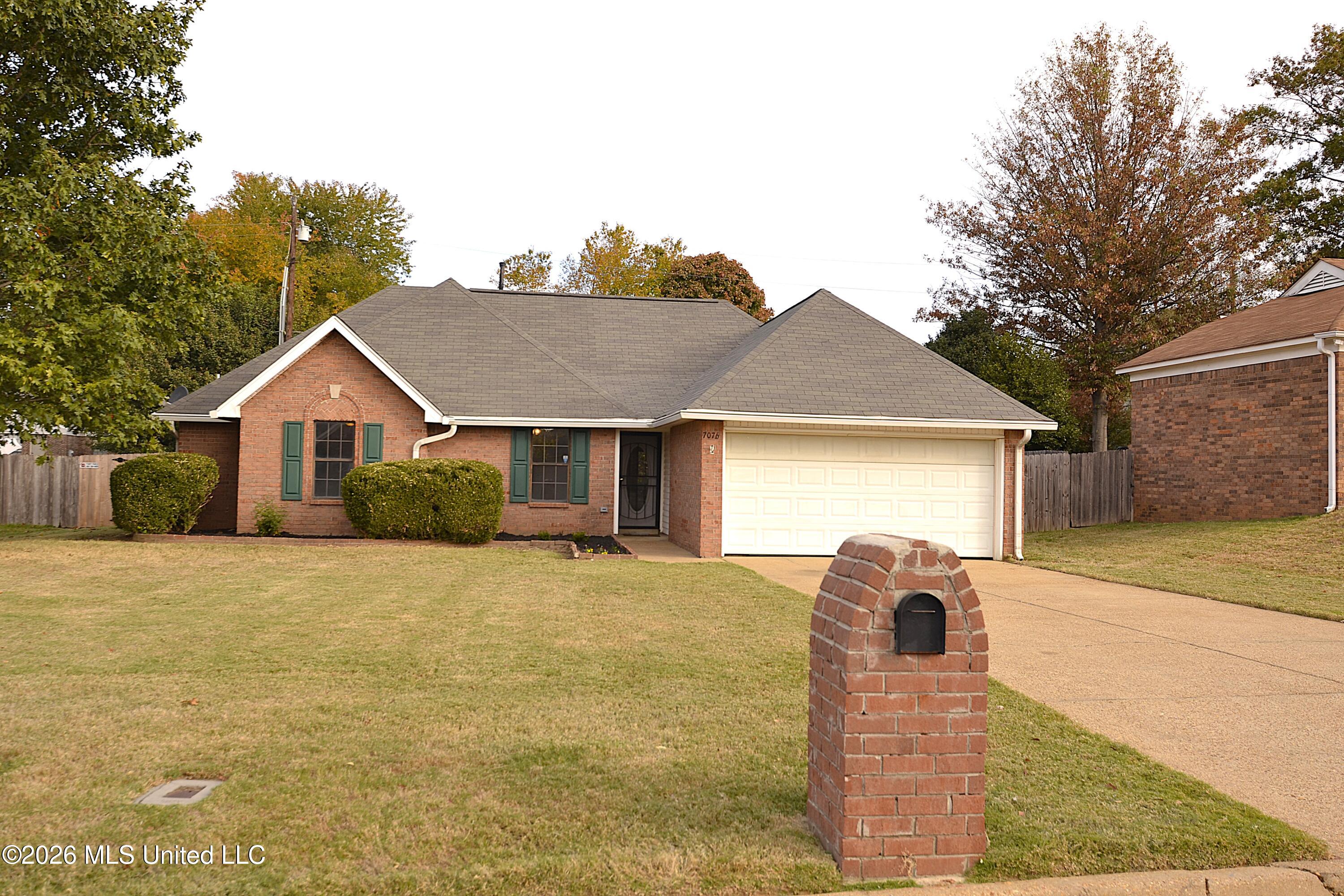 7076 Maplewood Road — photo