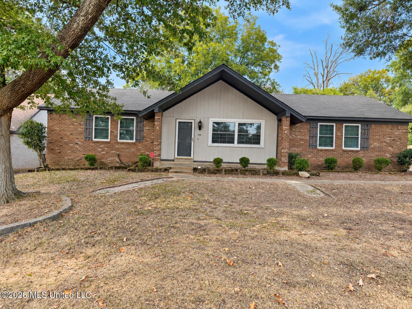 368 Sandalwood Drive — photo