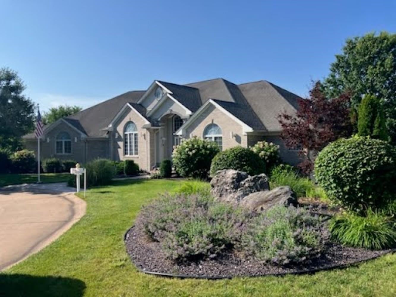 4932 Lake View Drive — photo