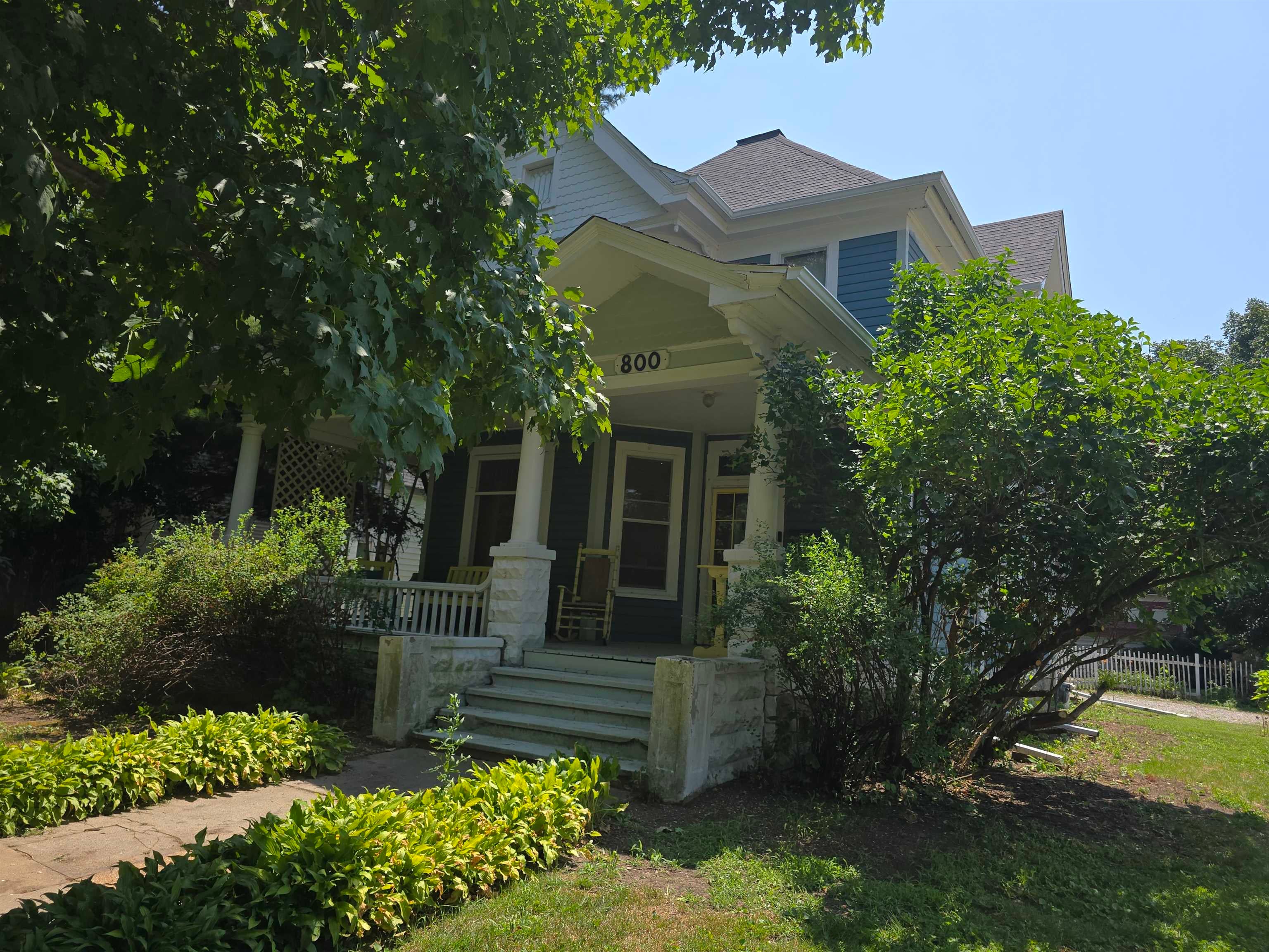 800 Main Street — photo