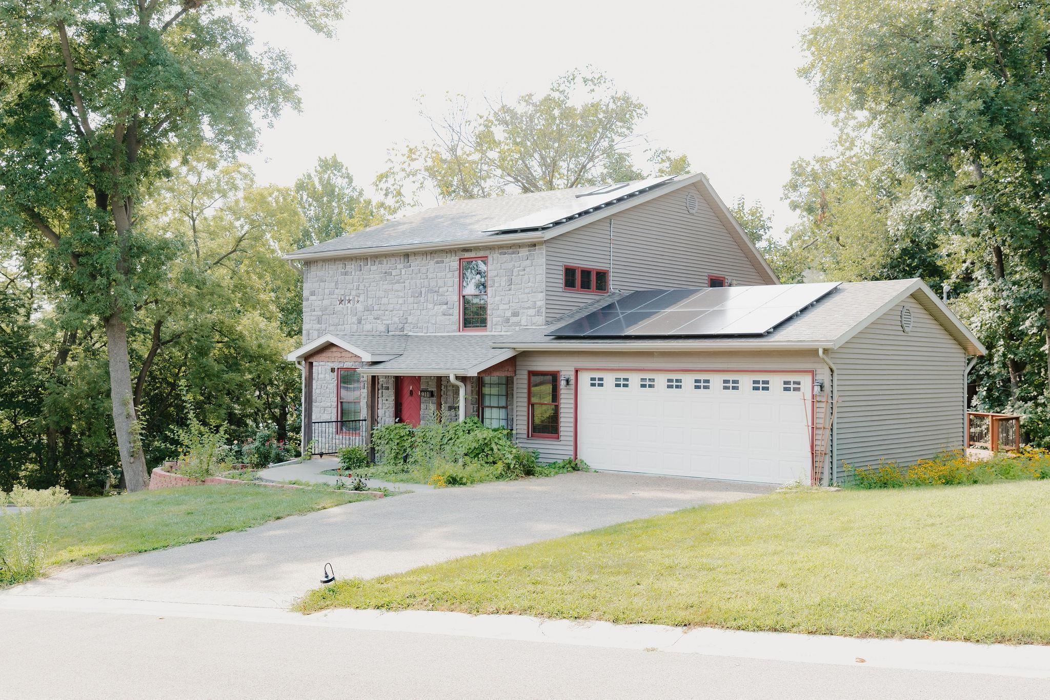 911 Ridgewood Drive — photo