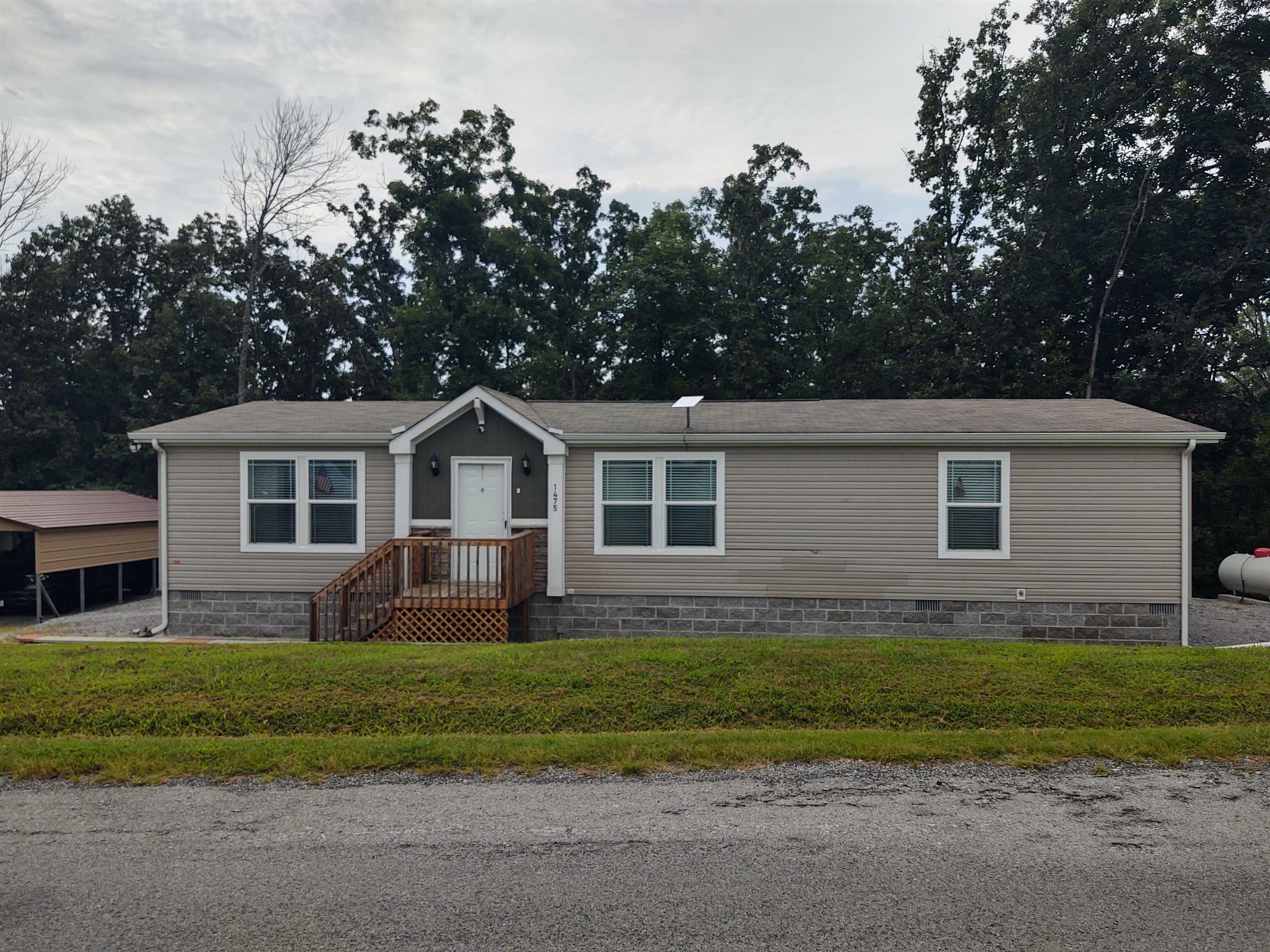 1475 Hound Dog Ridge Road — photo
