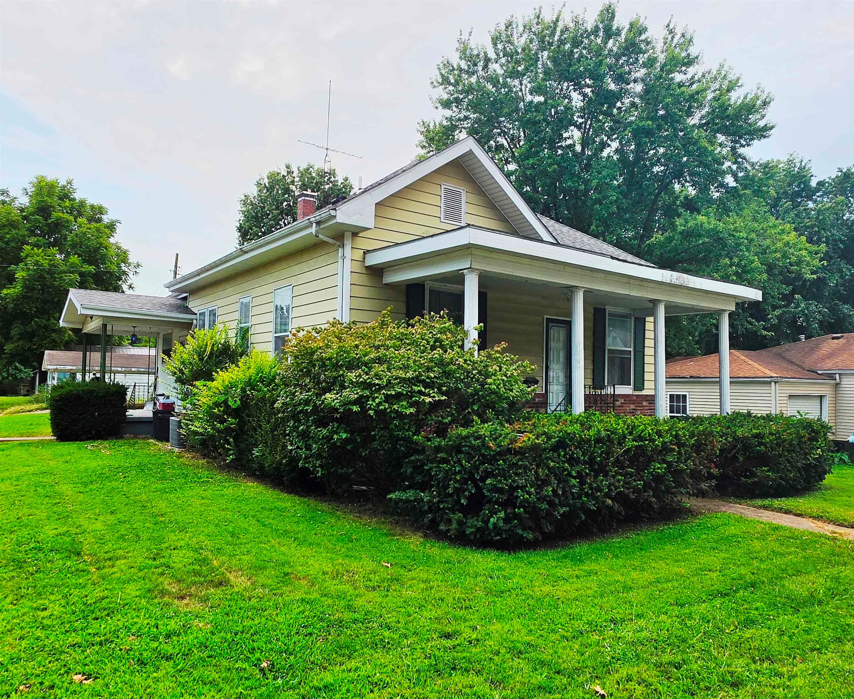 227 E Bennett Street — photo