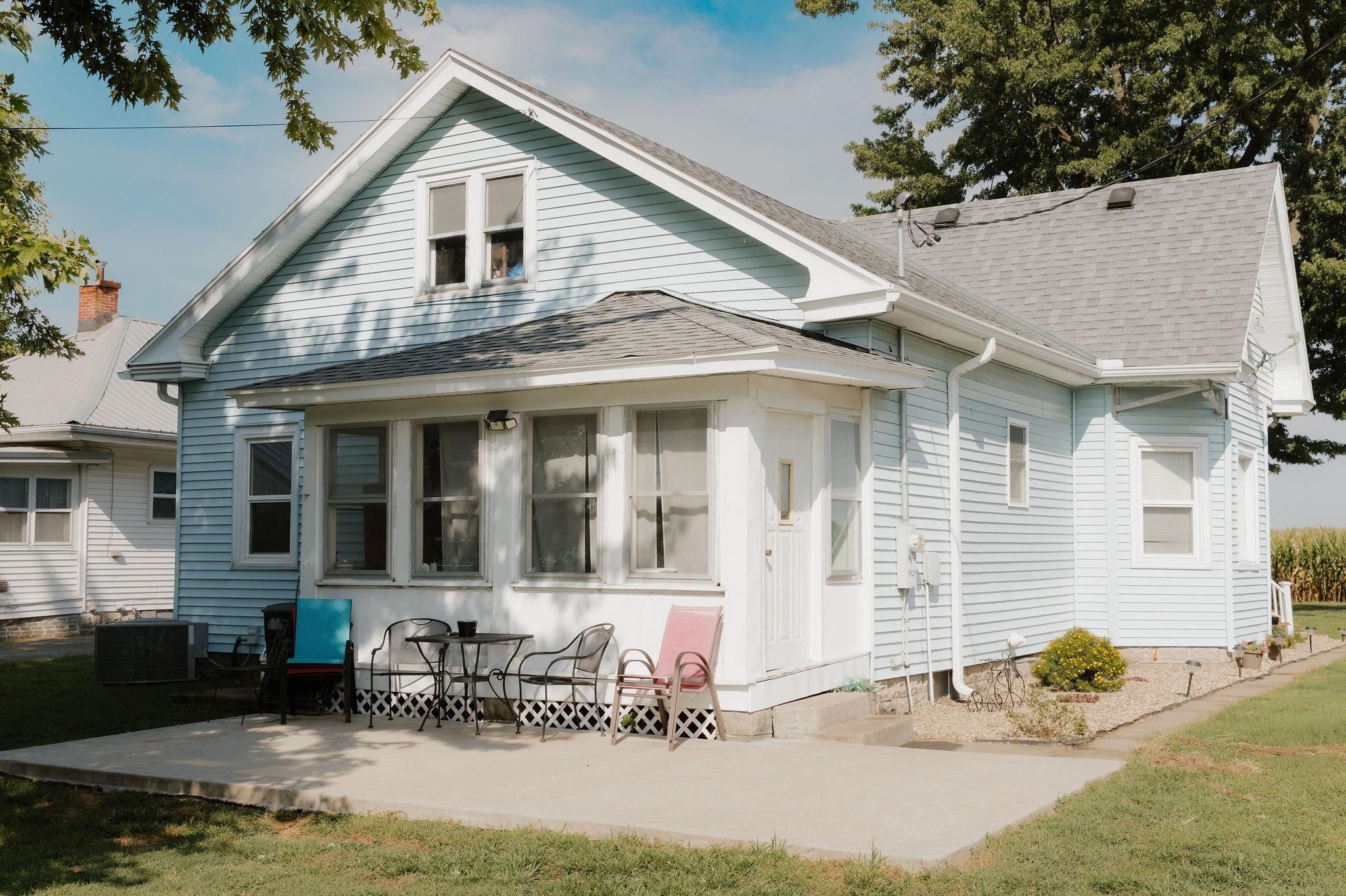 402 N AUGUSTA RD — photo 2