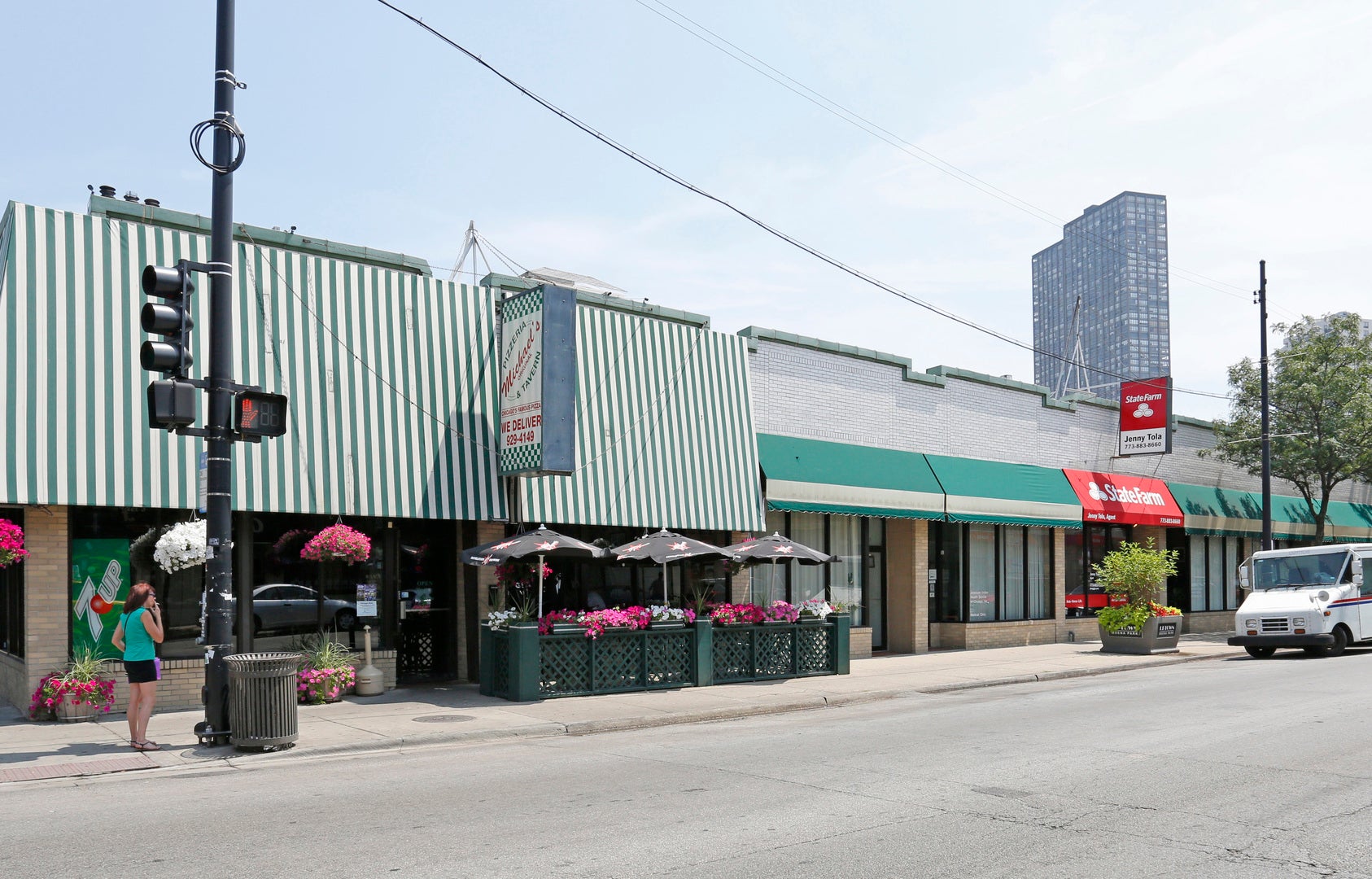 4075 N Broadway Street 4079-81 — photo