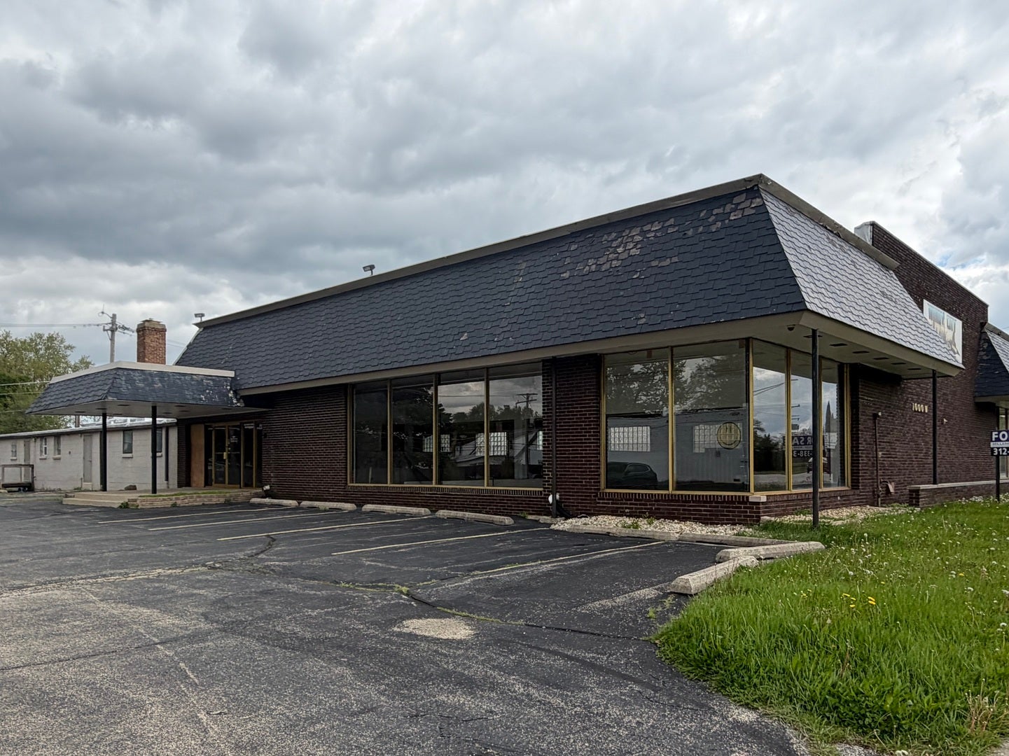1000 W Northwest Highway — photo