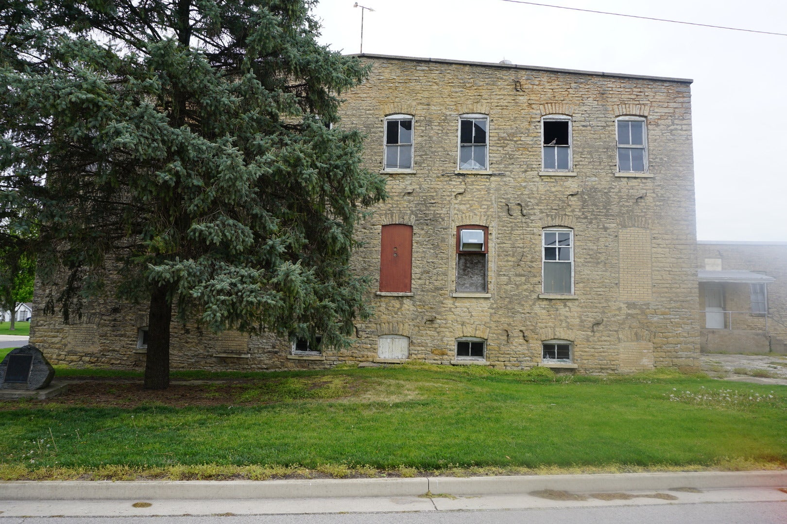 203 W 2nd Street — photo