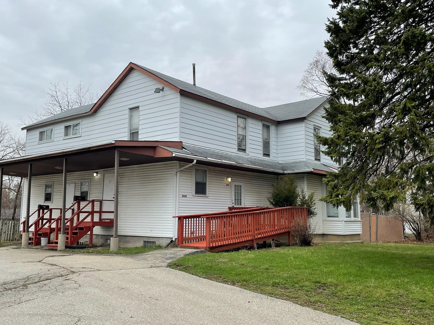 2030 Greenbay Road — photo