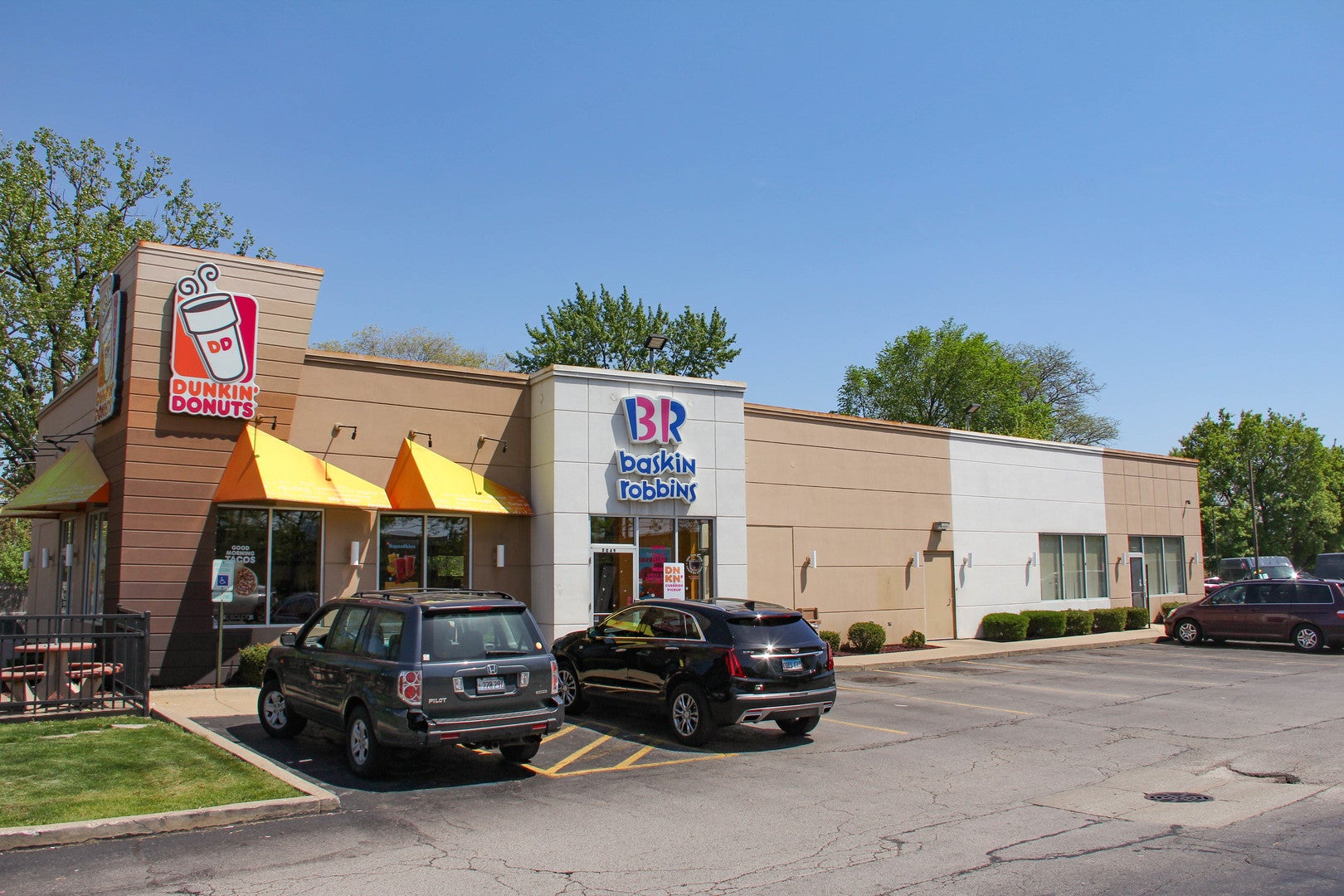 8051 S Harlem Avenue — photo