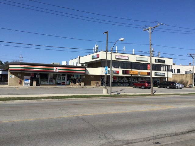 564 S York Street — photo