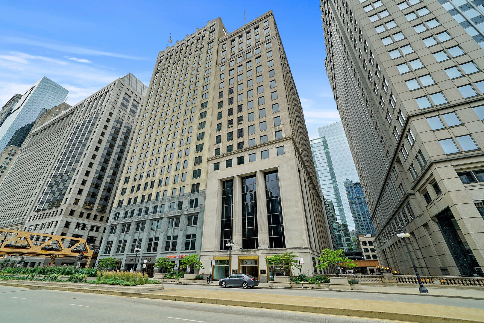 211 W Wacker Drive 200 — photo