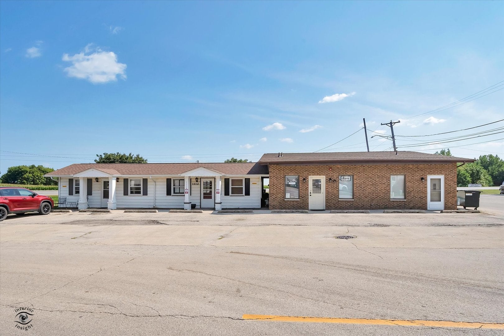 1112 E Railroad Street — photo