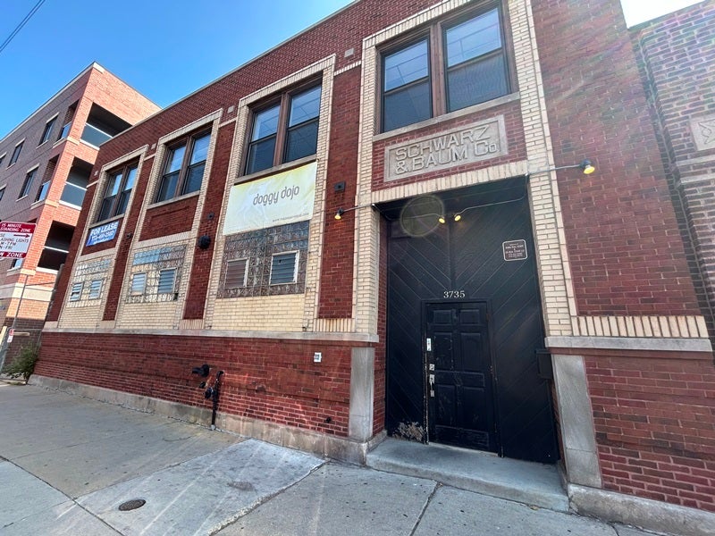3735 W Belmont Avenue — photo