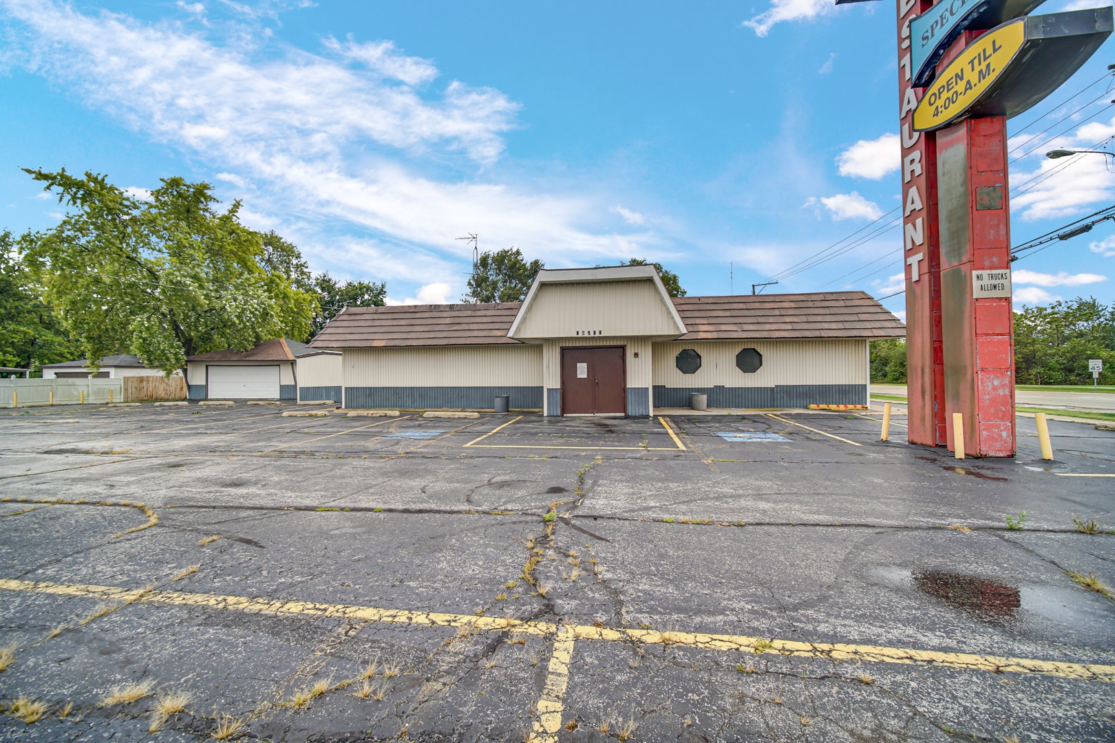 18301 Oak Park Avenue — photo