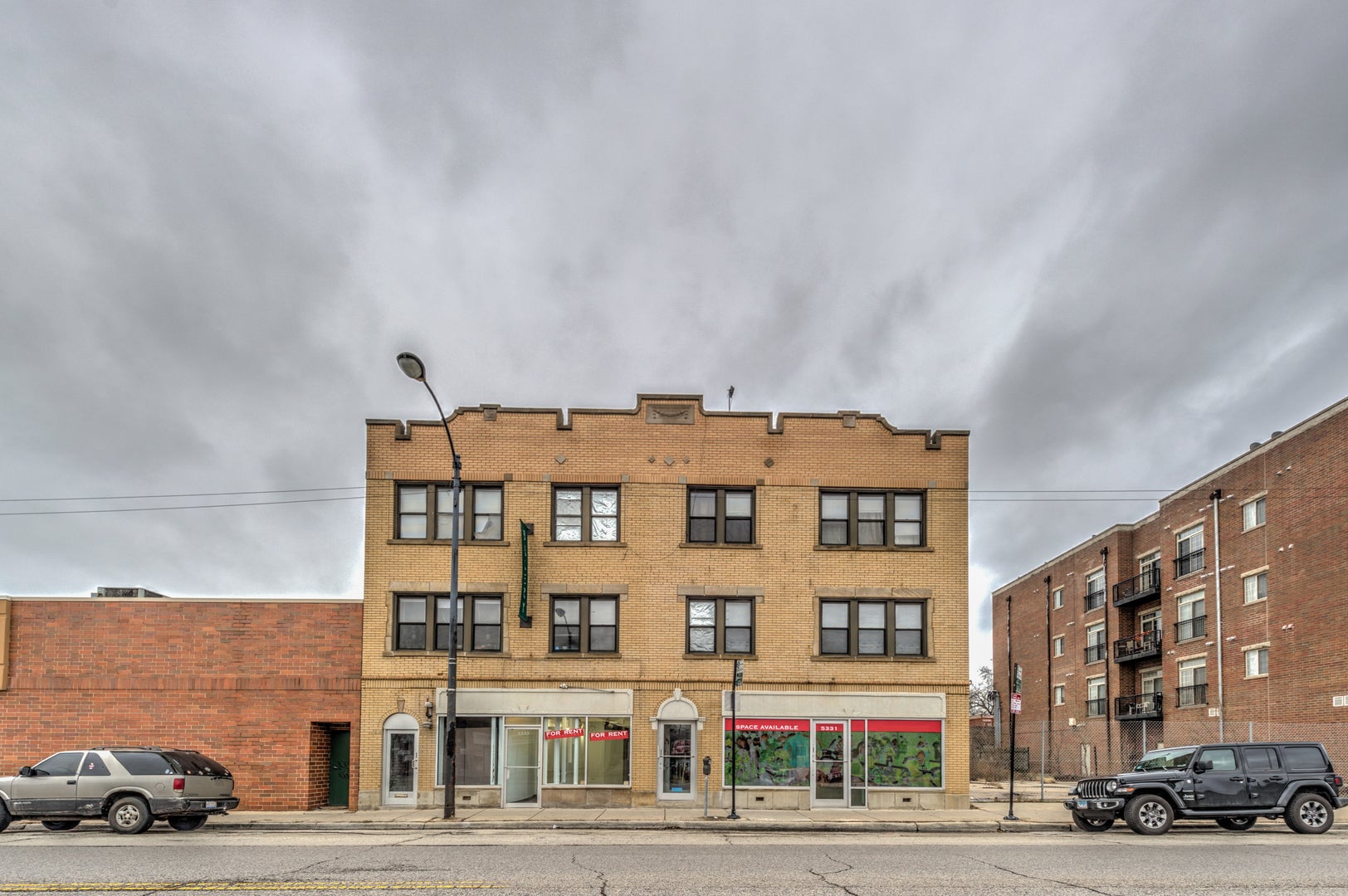5331 N Lincoln Avenue — photo