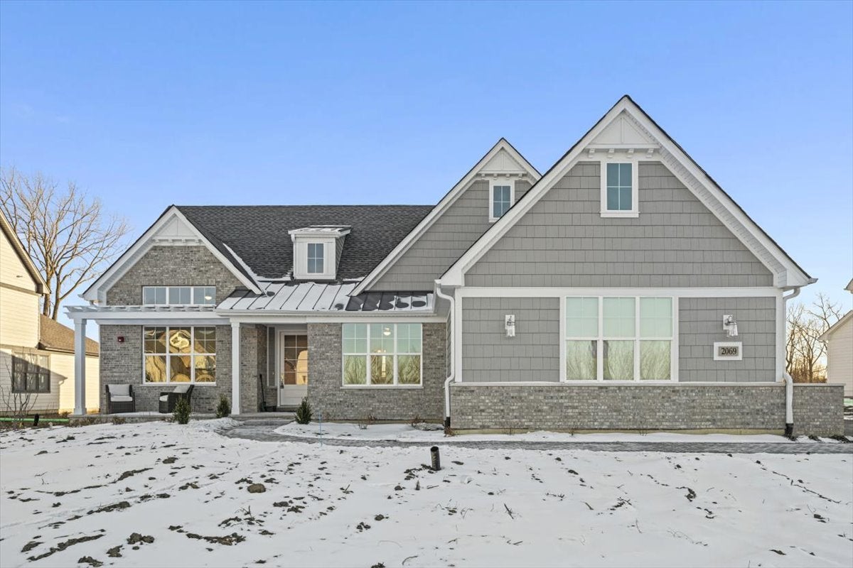 Home in Long Grove, IL 60047 — photo 2