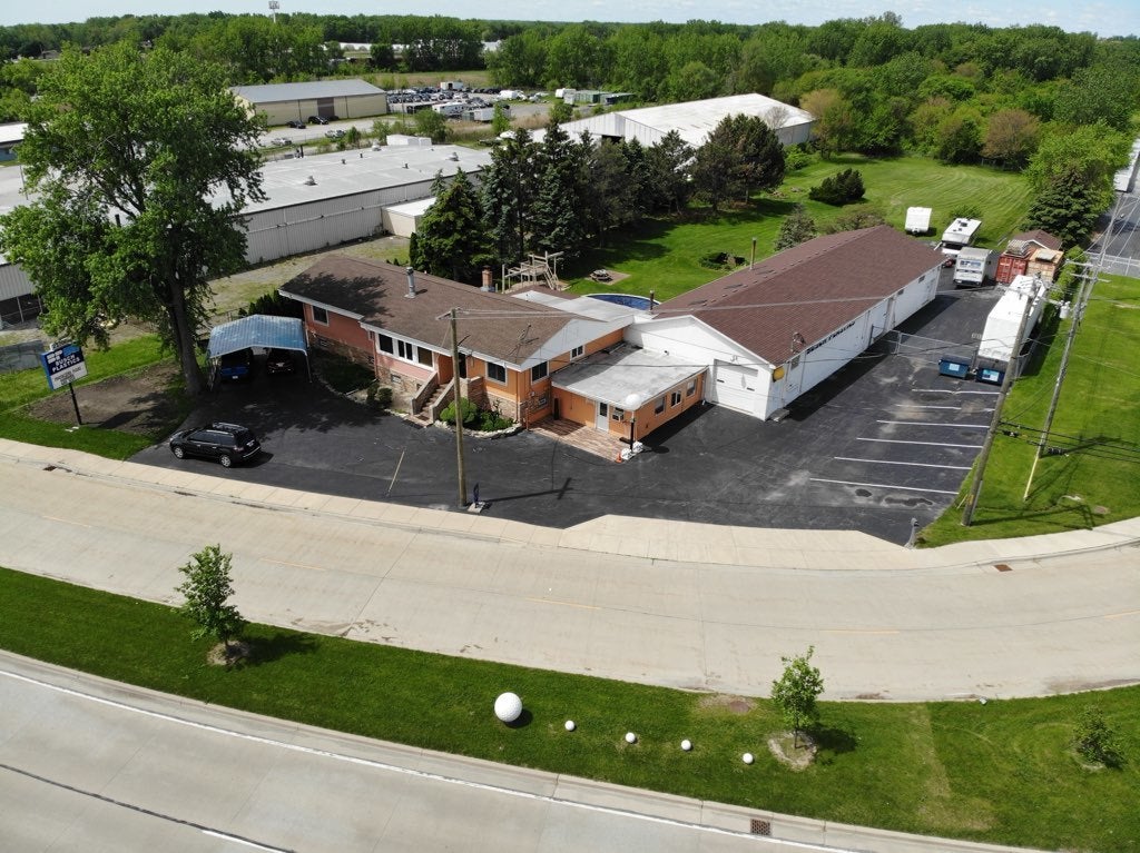 21706 E Lincoln Highway — photo
