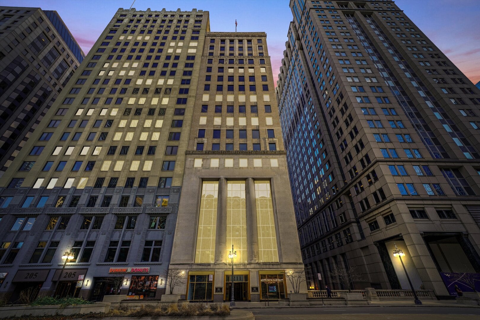 211 W Wacker Drive 1610 — photo
