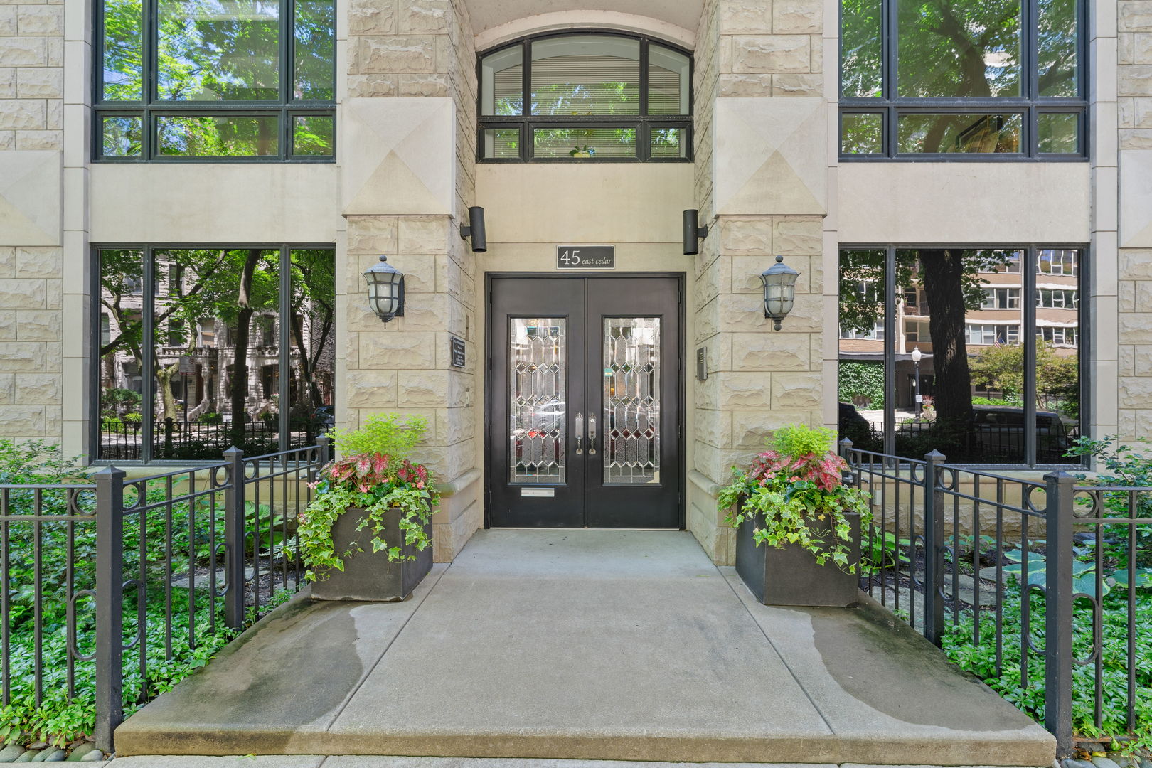 45 E Cedar Street 200 — photo
