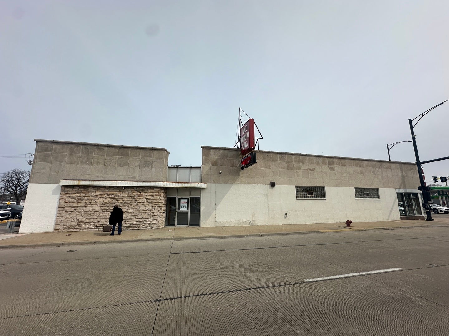 7156 W Higgins Avenue — photo