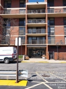 3041 S Michigan Avenue 506 — photo