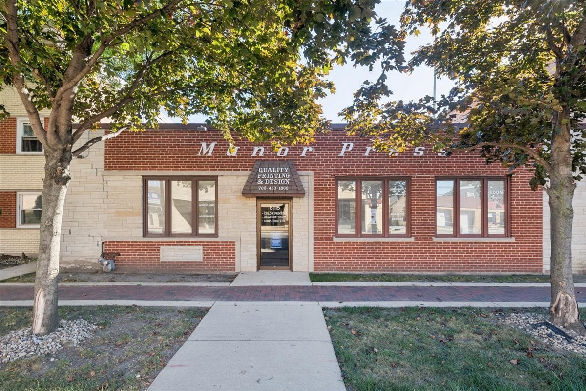 8115 W Grand Avenue — photo