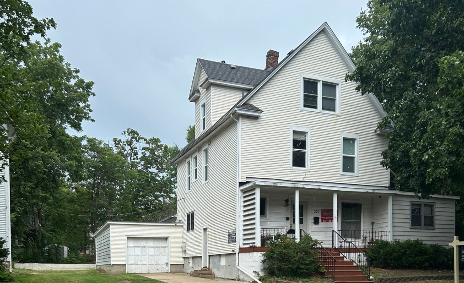 223 W Locust Street — photo