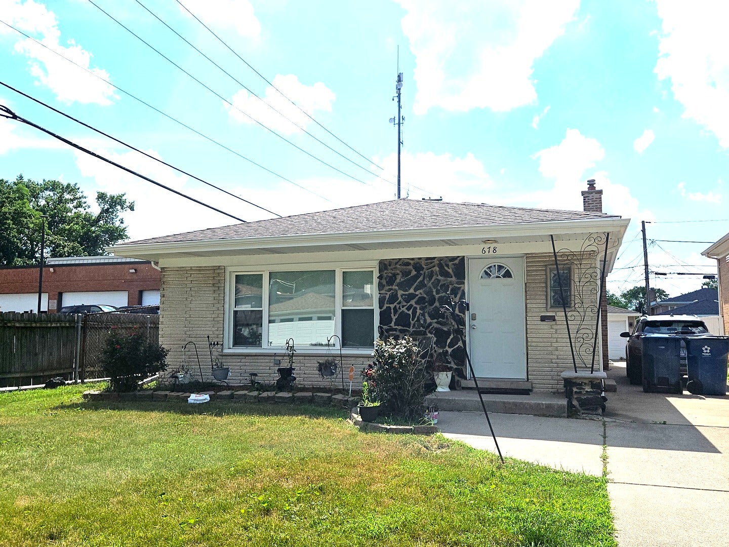 678 Muskegon Avenue — photo