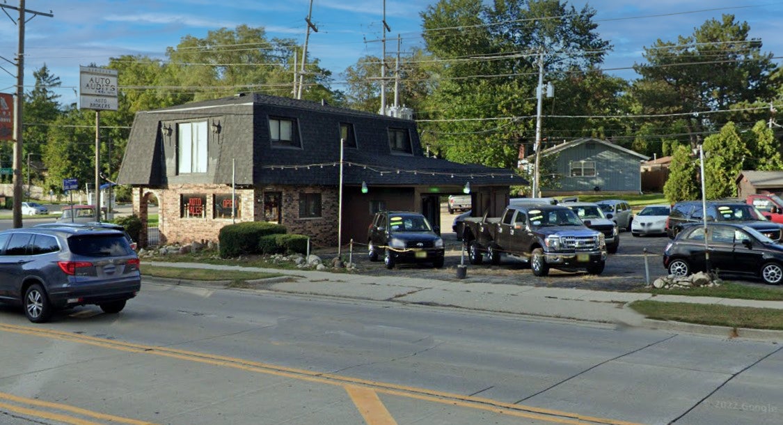 670 Northwest Highway — photo
