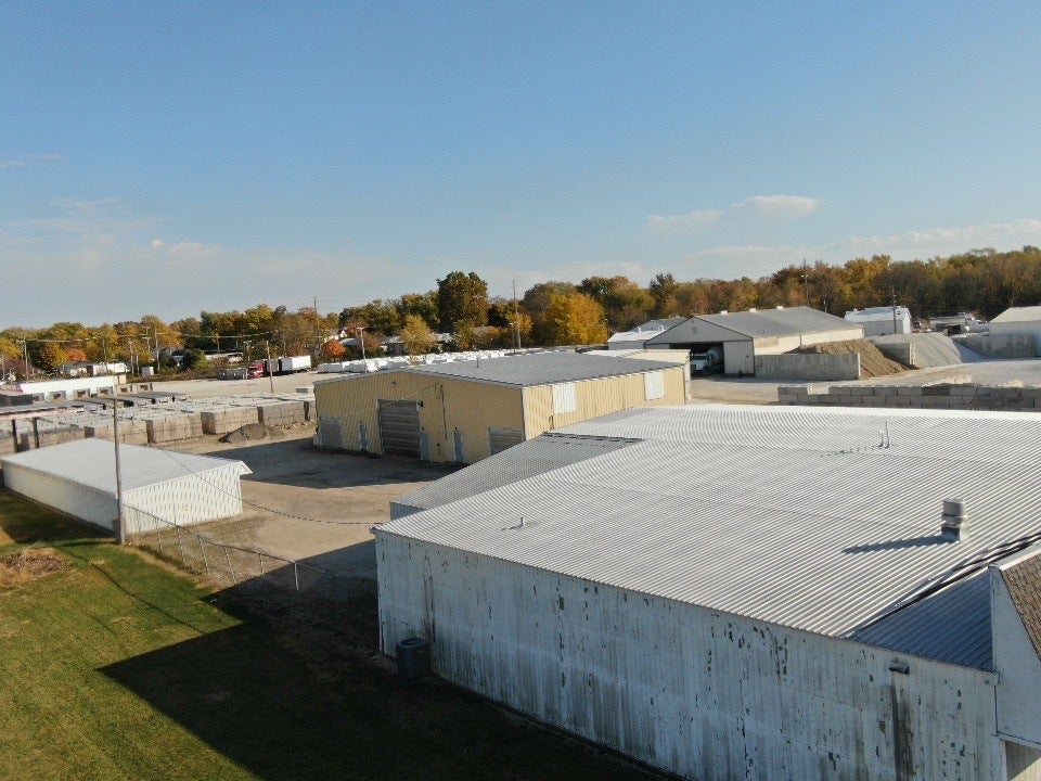 Home in Pontiac, IL 61764 — photo 2