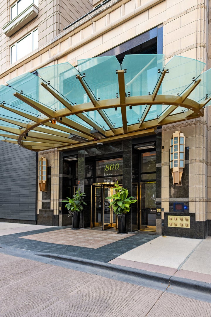 800 N Michigan Avenue Ph64 — photo