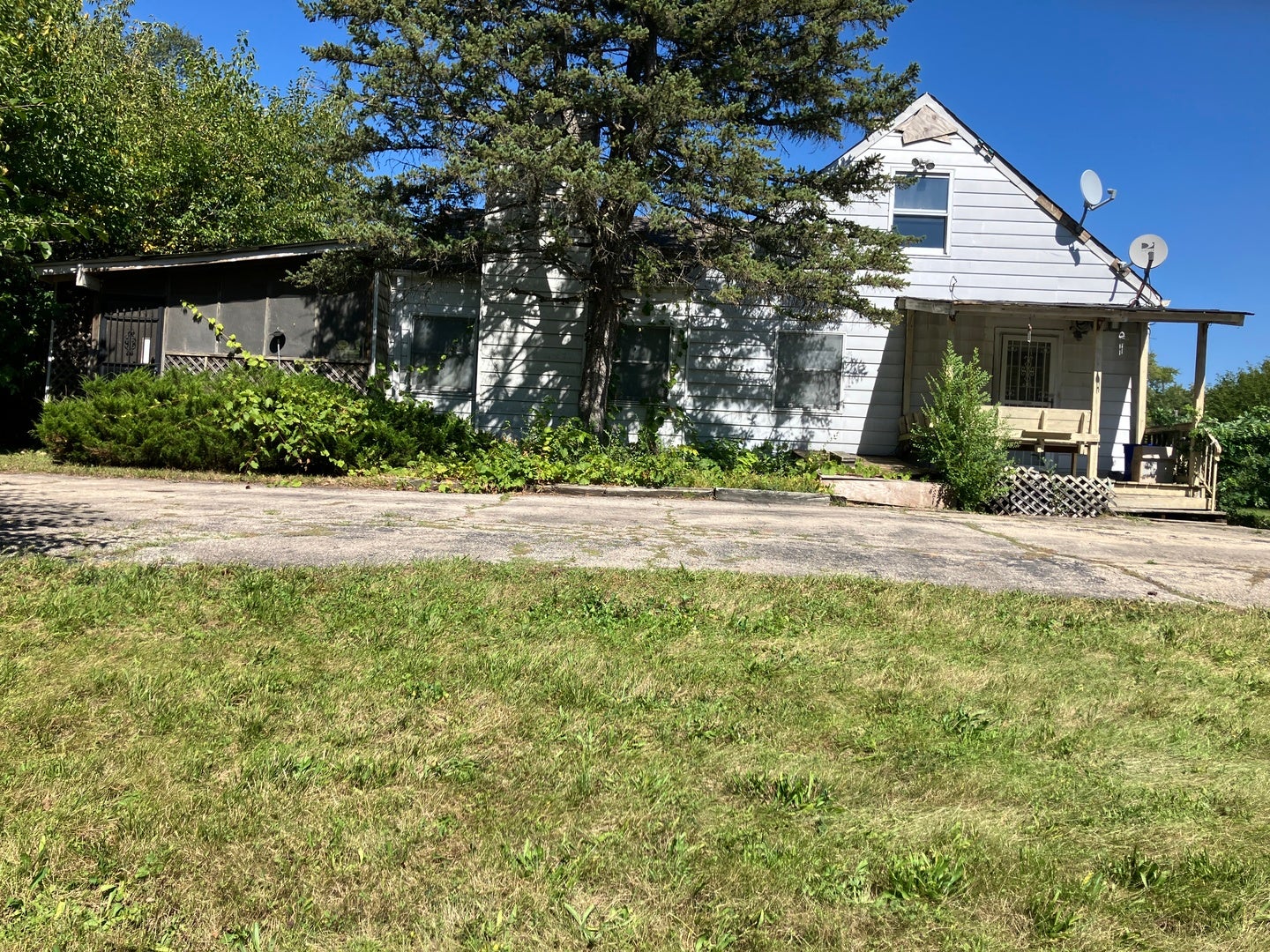 24W459 Lawrence Avenue — photo