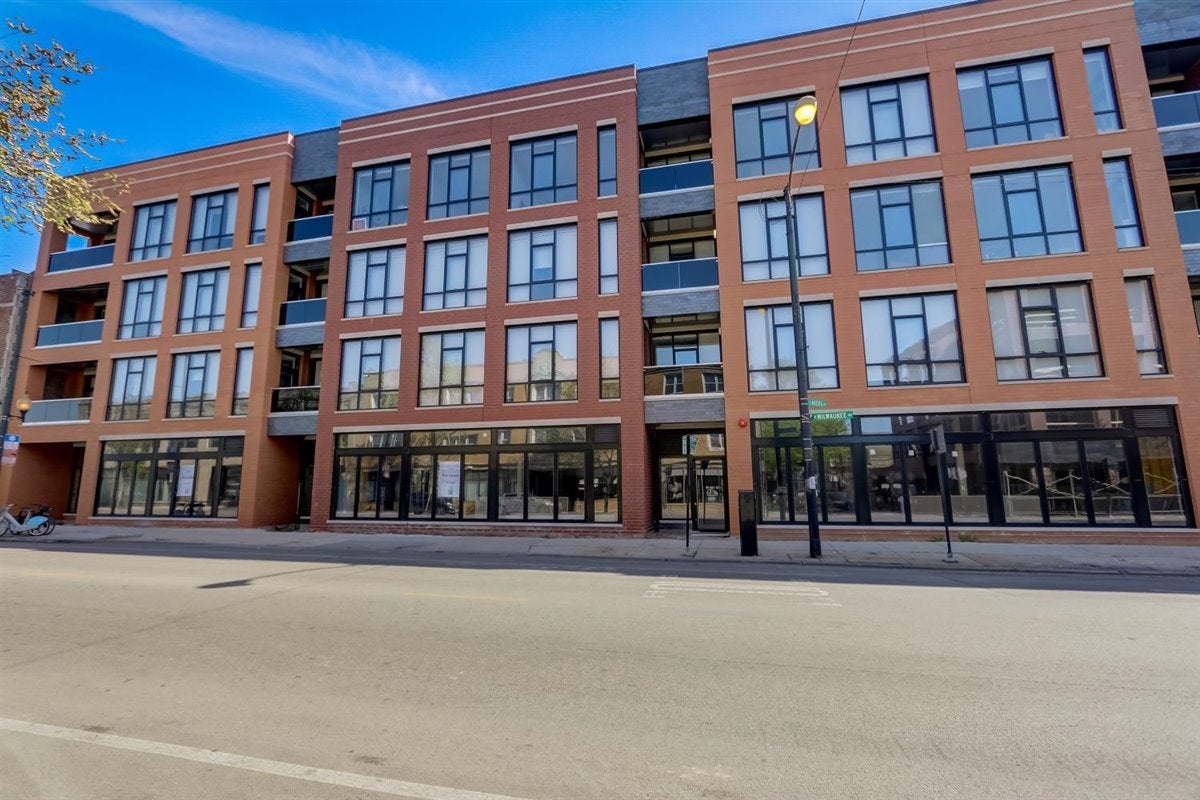 3101 N Milwaukee Avenue — photo