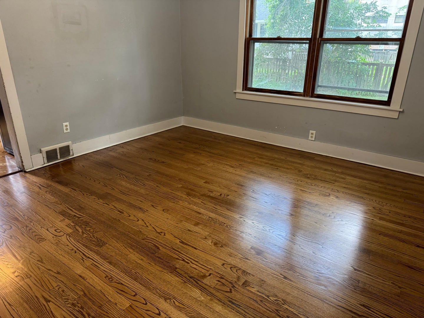 Home in Elgin, IL 60120 — photo 3