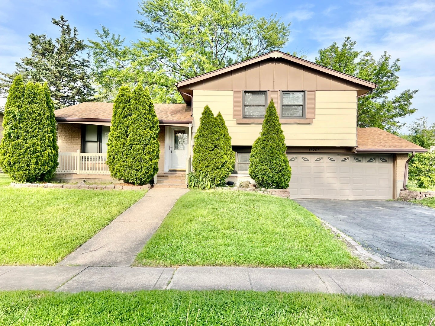 17007 Elm Drive — photo