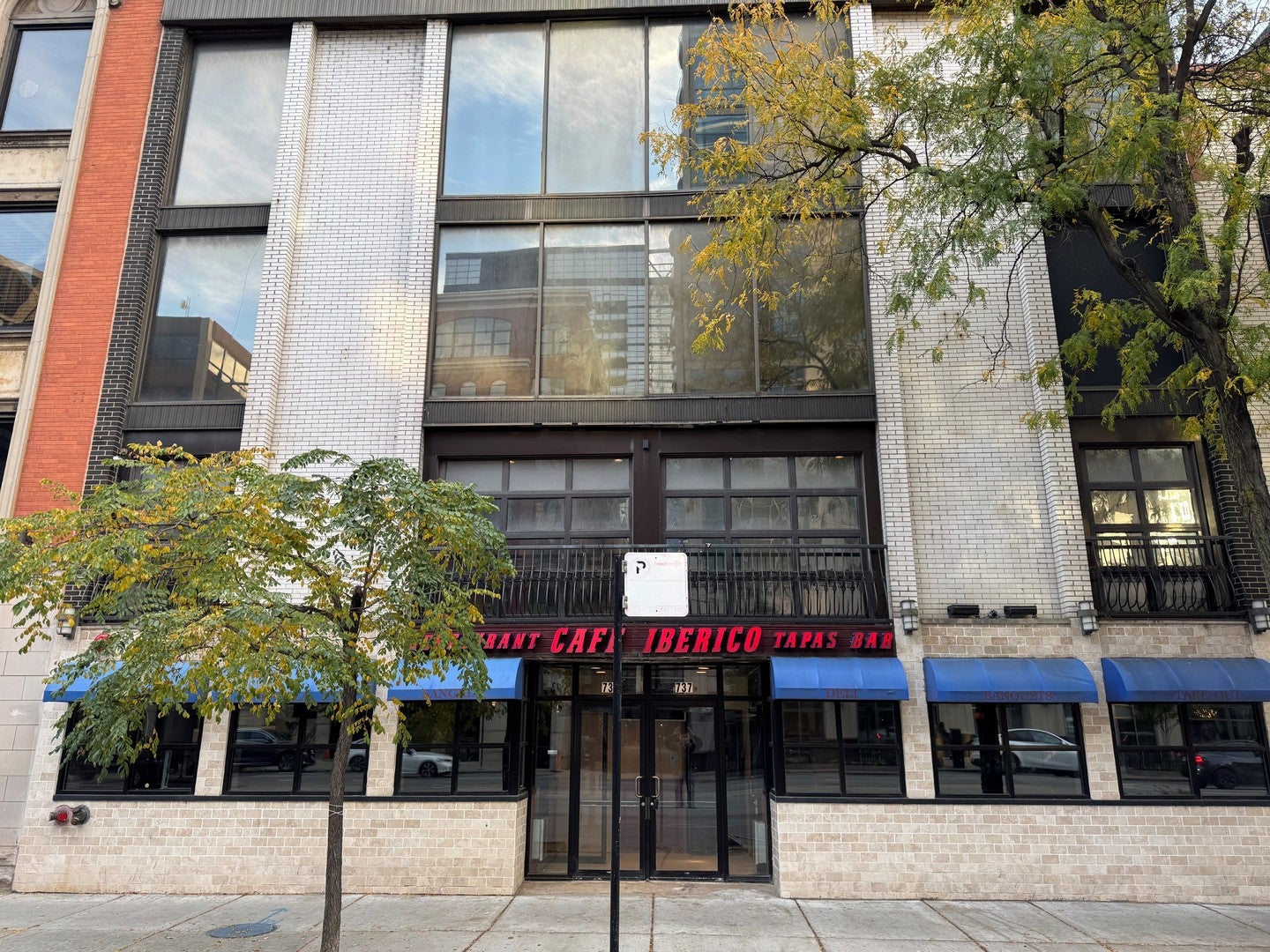 737 N LaSalle Street — photo