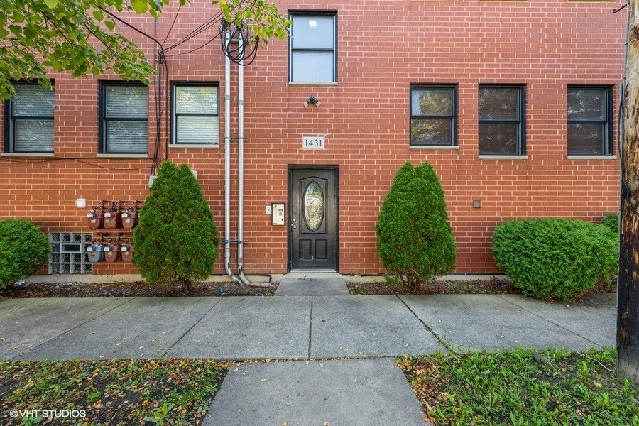 1431 W 108th Street D — photo