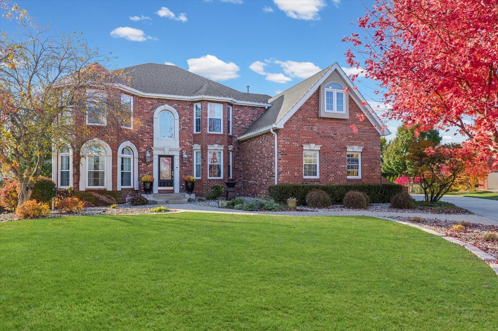 1 Windsong Way — photo