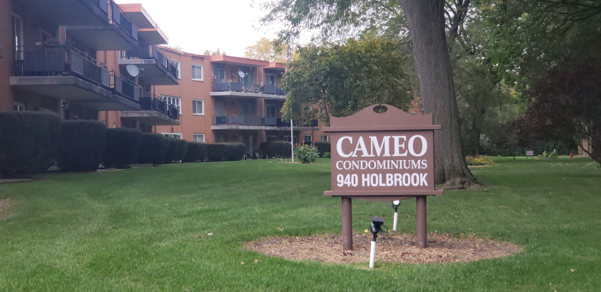 Home in Homewood, IL 60430 — photo 2