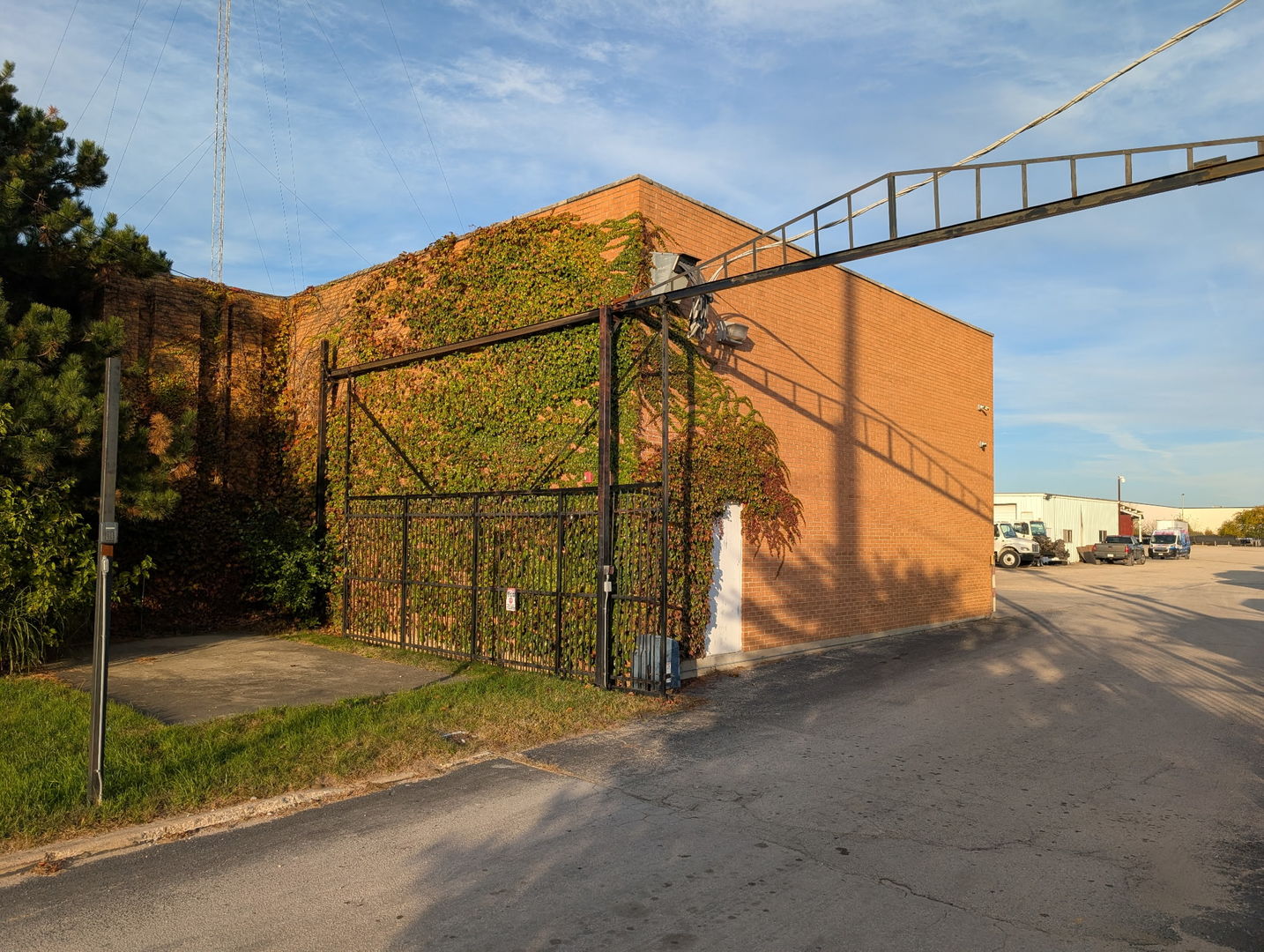 11633 S Mayfield Avenue — photo