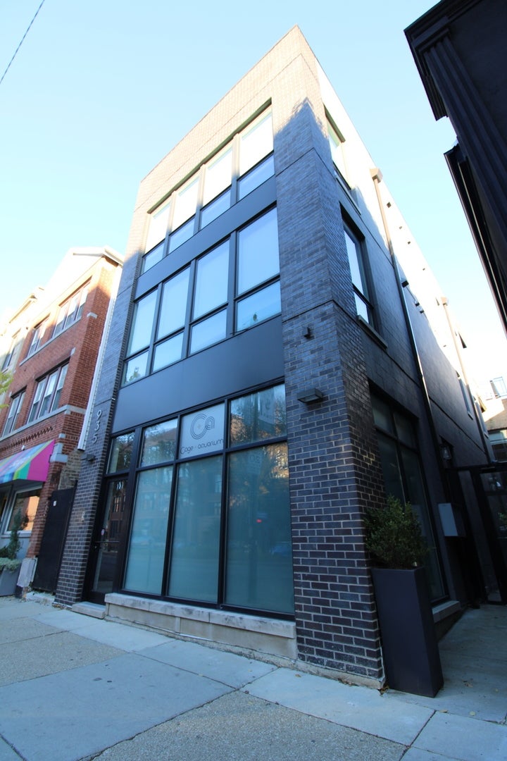 935 N Ashland Avenue 1 — photo