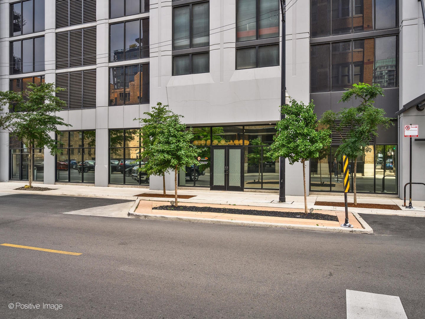 435 W Erie Street — photo