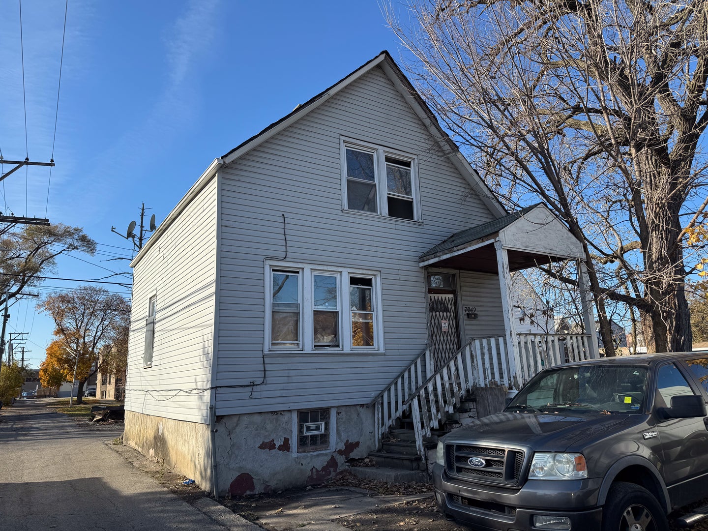 7042 S Laflin Street — photo