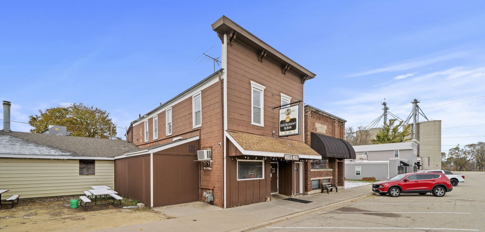 208 N Walnut Street — photo