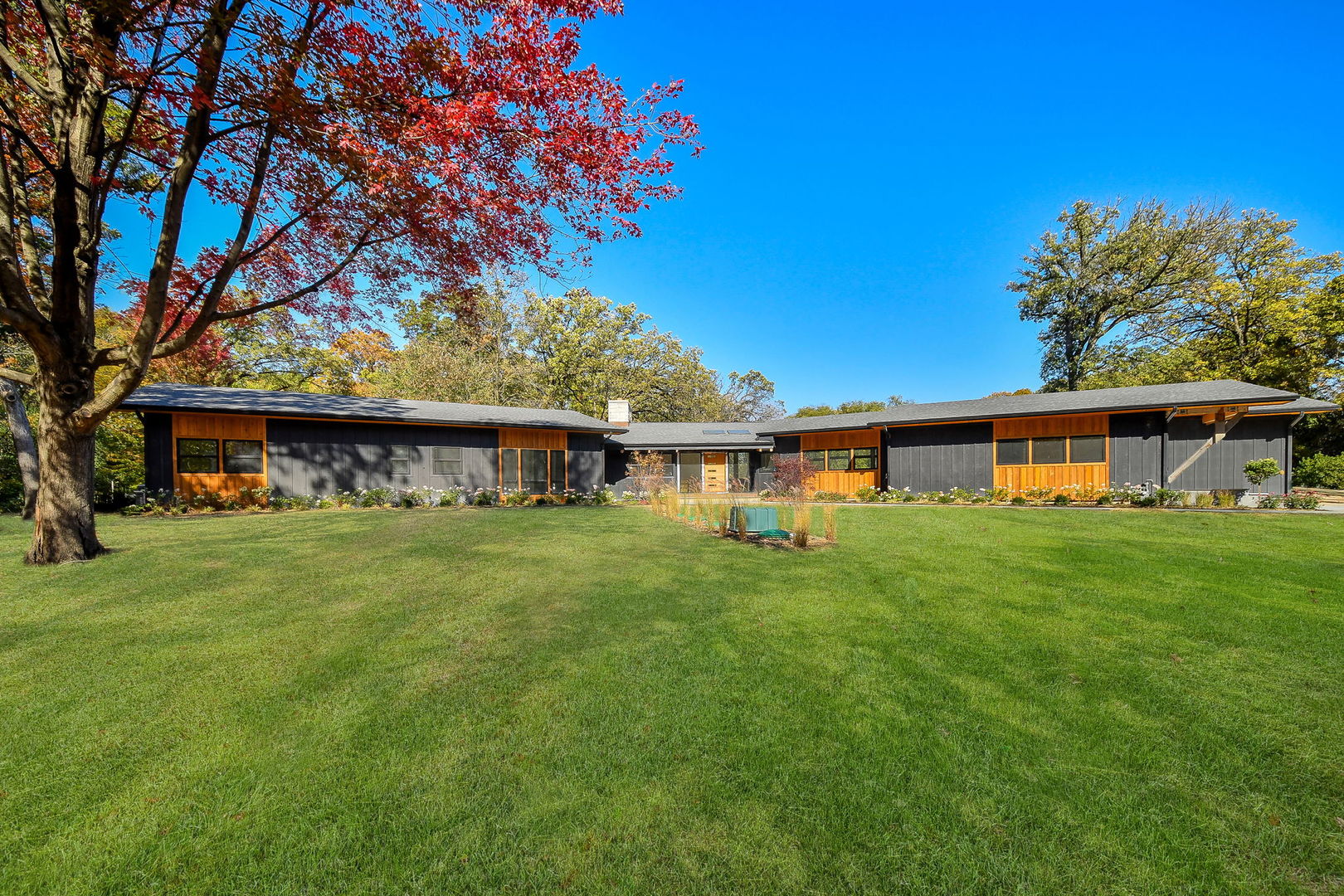 Home in Bartlett, IL 60103 — photo 3