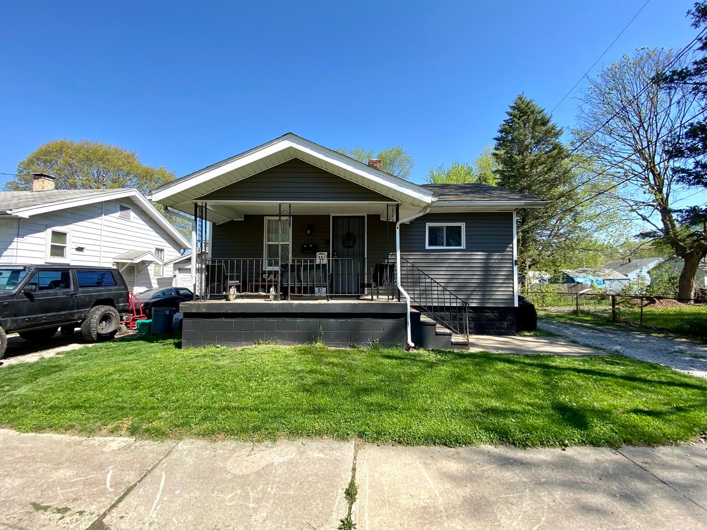1124 W Cushing Street — photo