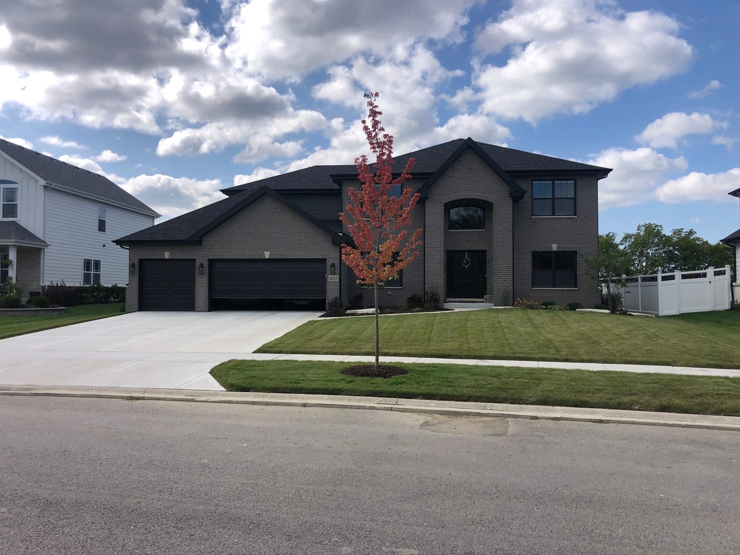 16446 W Cottonwood Drive — photo