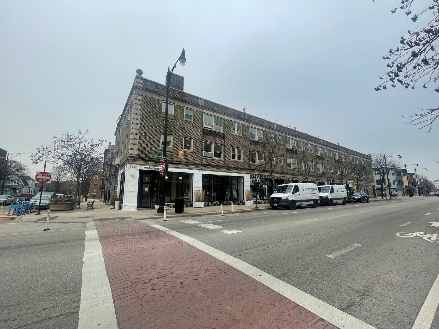 5632-52 N Clark Street 5642 — photo
