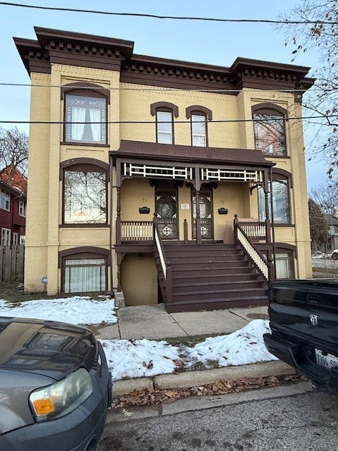 71 Park Row 71 — photo