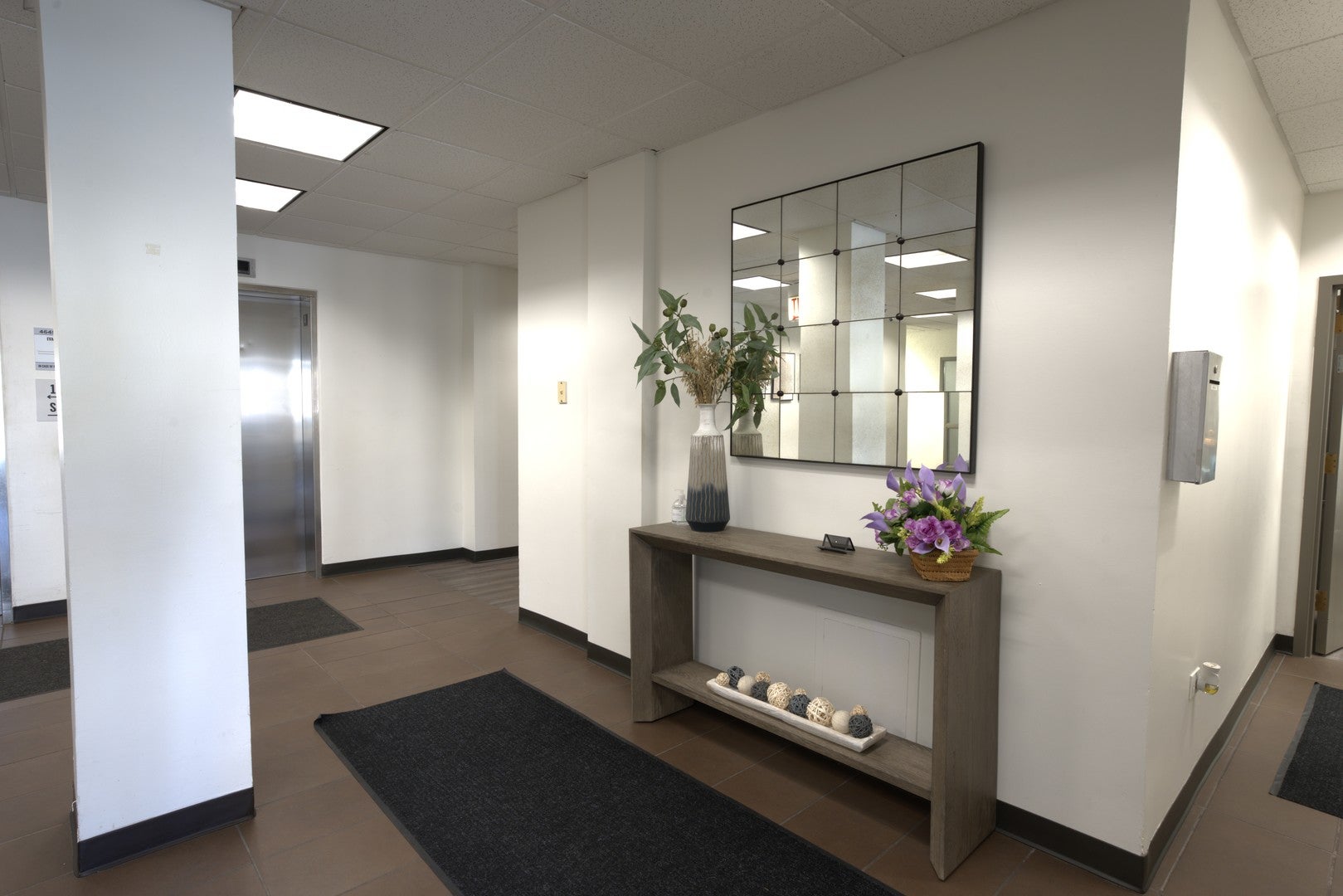 Home in Chicago, IL 60641 — photo 2